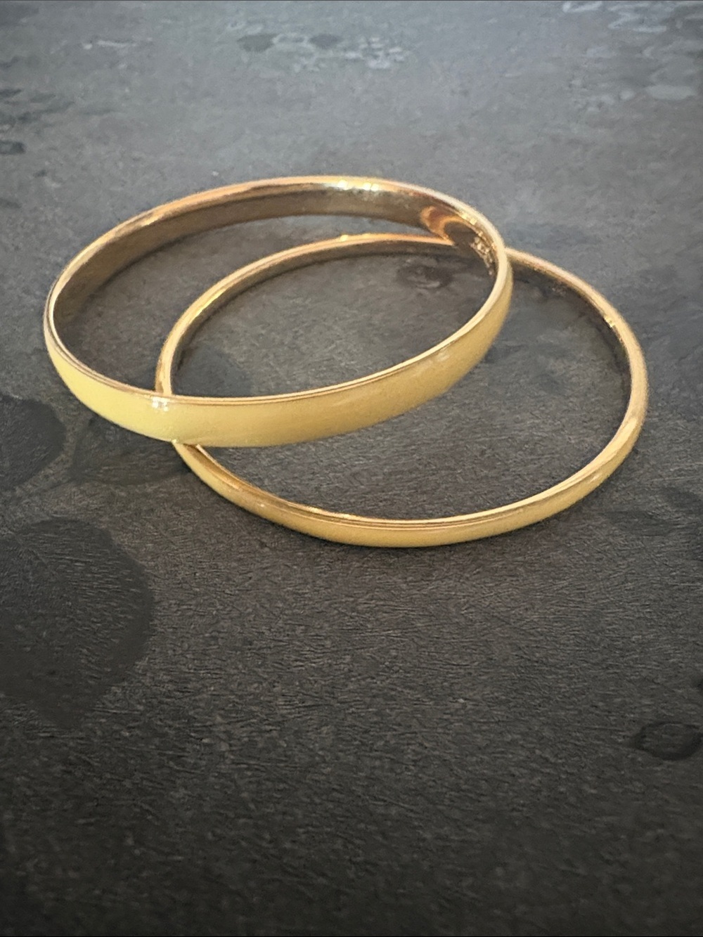 J. CREW DOUBLE STACKING THIN AND THICK GOLD-TONE LIGHT YELLOW BANGLE BRACELETS